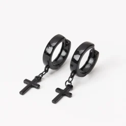 Boucles d’oreilles huggies croix 15 mm noires