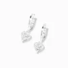 Boucles d’oreilles huggies en zircon cubique d'imitation cœur 10 mm couleur argentée