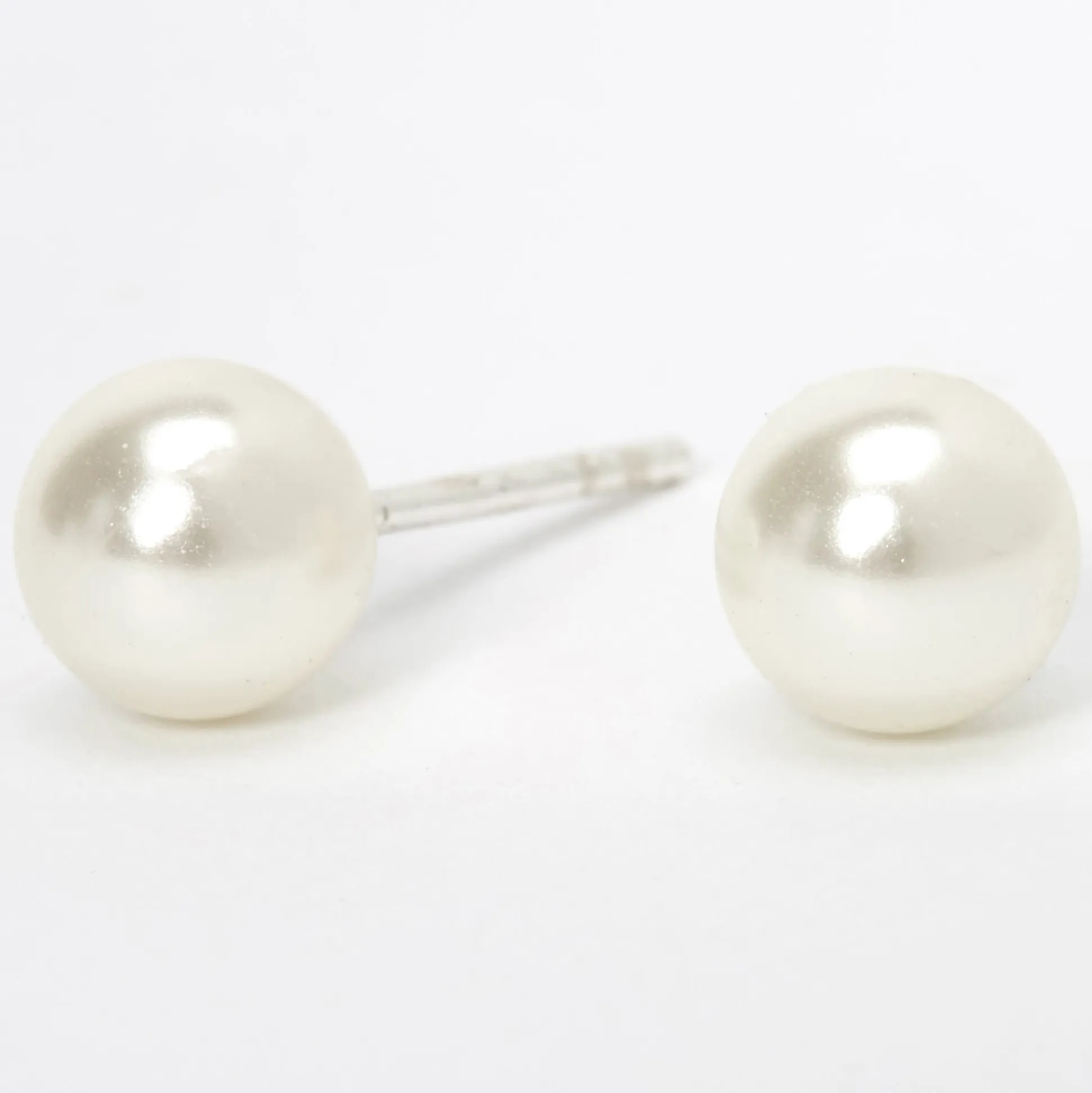 Clous d’oreilles perles d'imitation 6 mm en argent