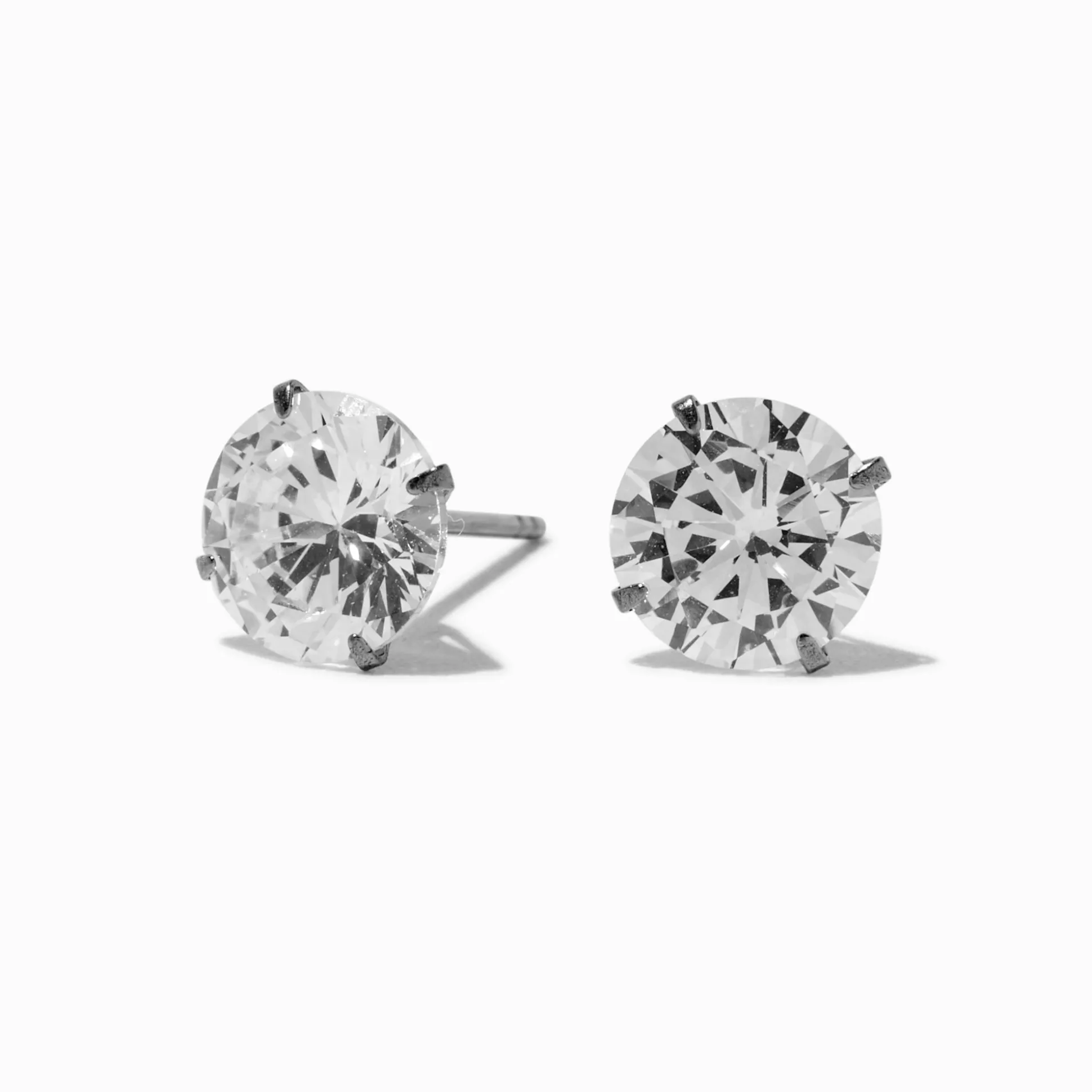 Clous d’oreilles ronds 8 mm zircon cubique en titane couleur argentée C LUXE by Claire's