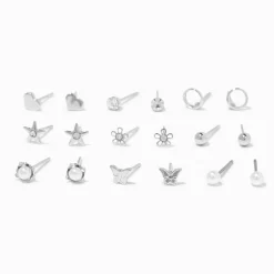 Clous d'oreilles aux designs variés fleurs et perles d'imitation couleur argentée - Lot de 9