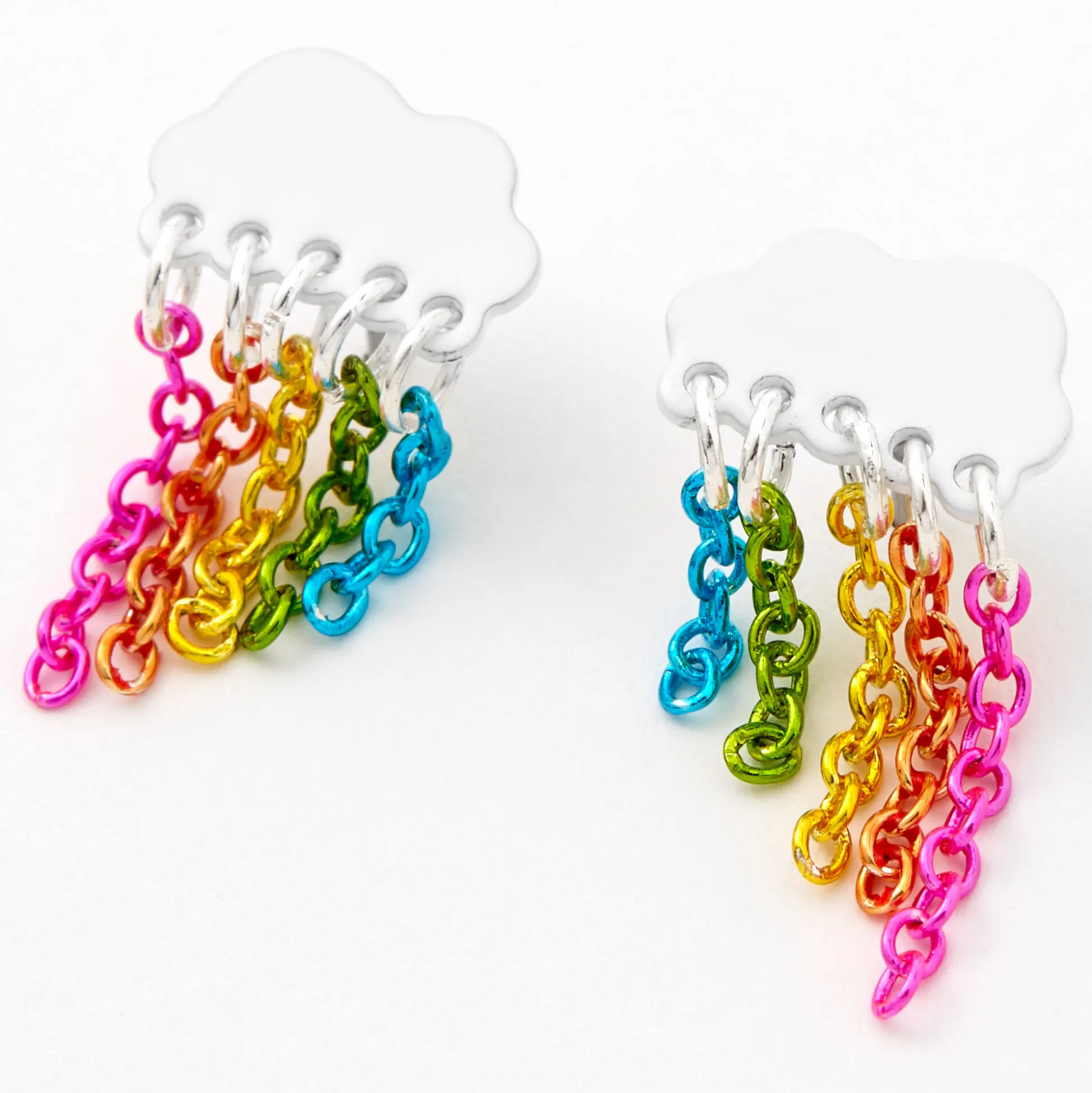 Clous d'oreilles nuage chaîne arc-en-ciel couleur argentée