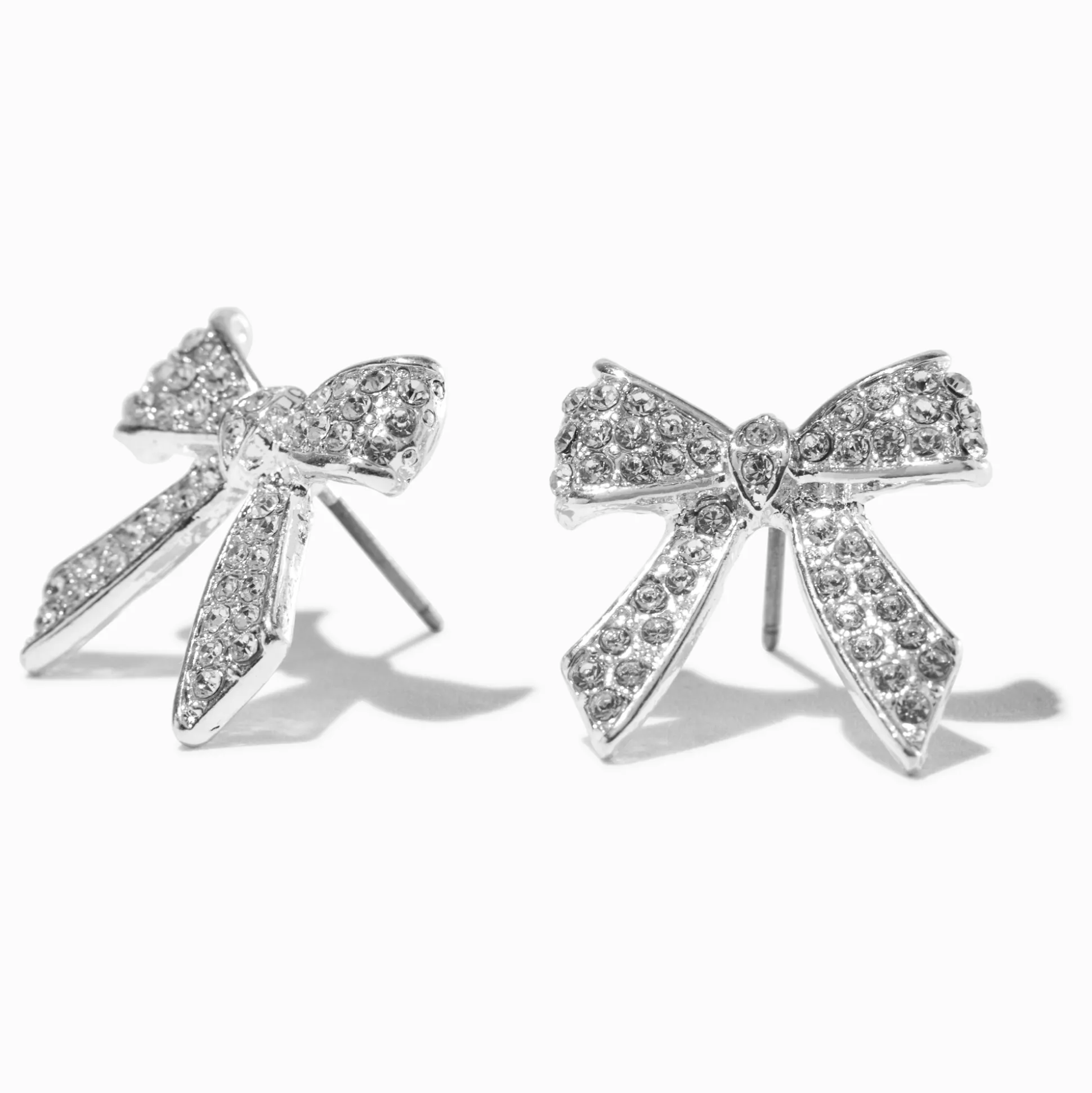 Clous d'oreilles nœud strass pavé couleur argentée