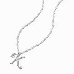 Collier à pendentif à initiale de grande taille couleur argentée - K