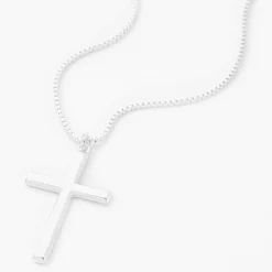 Collier à pendentif croix couleur argentée