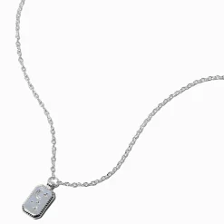 Collier avec mini pendentif carré lune et étoiles gravées couleur argentée