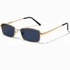 Lunettes de soleil en métal rectangulaires couleur dorée