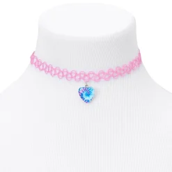 Ras-de-cou effet tatouage cœur tie-dye rose